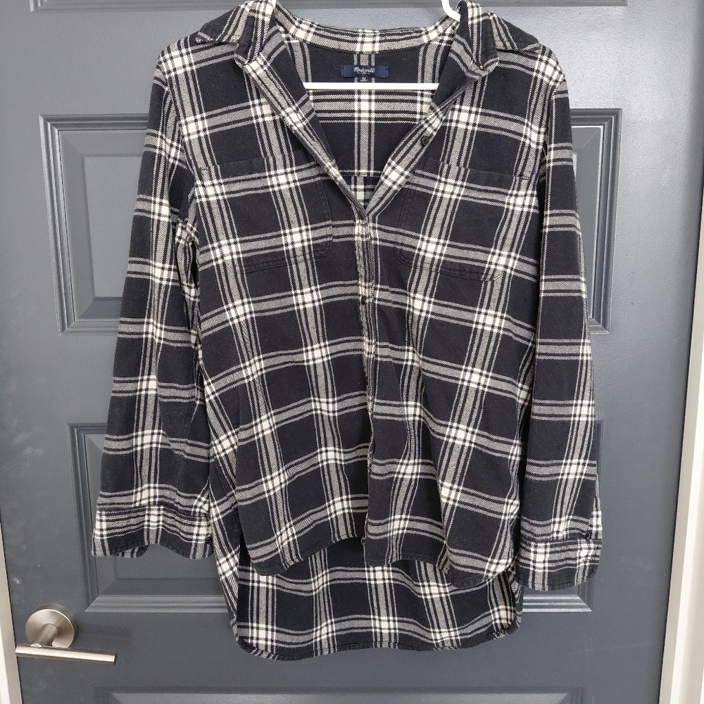 🌟 Madewell Black and White Plaid Button Down Shirt